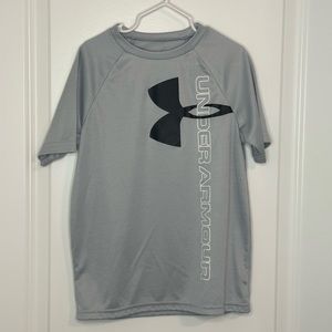 Under Armour - Heatgear - Loose Fit - Youth Small Shirt - Silver